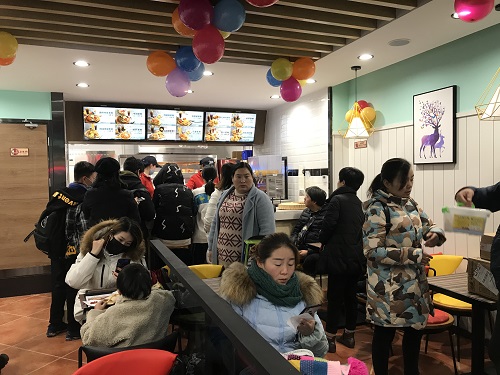 汉堡店加盟：迈德思客西安滹沱社区店盛大开业