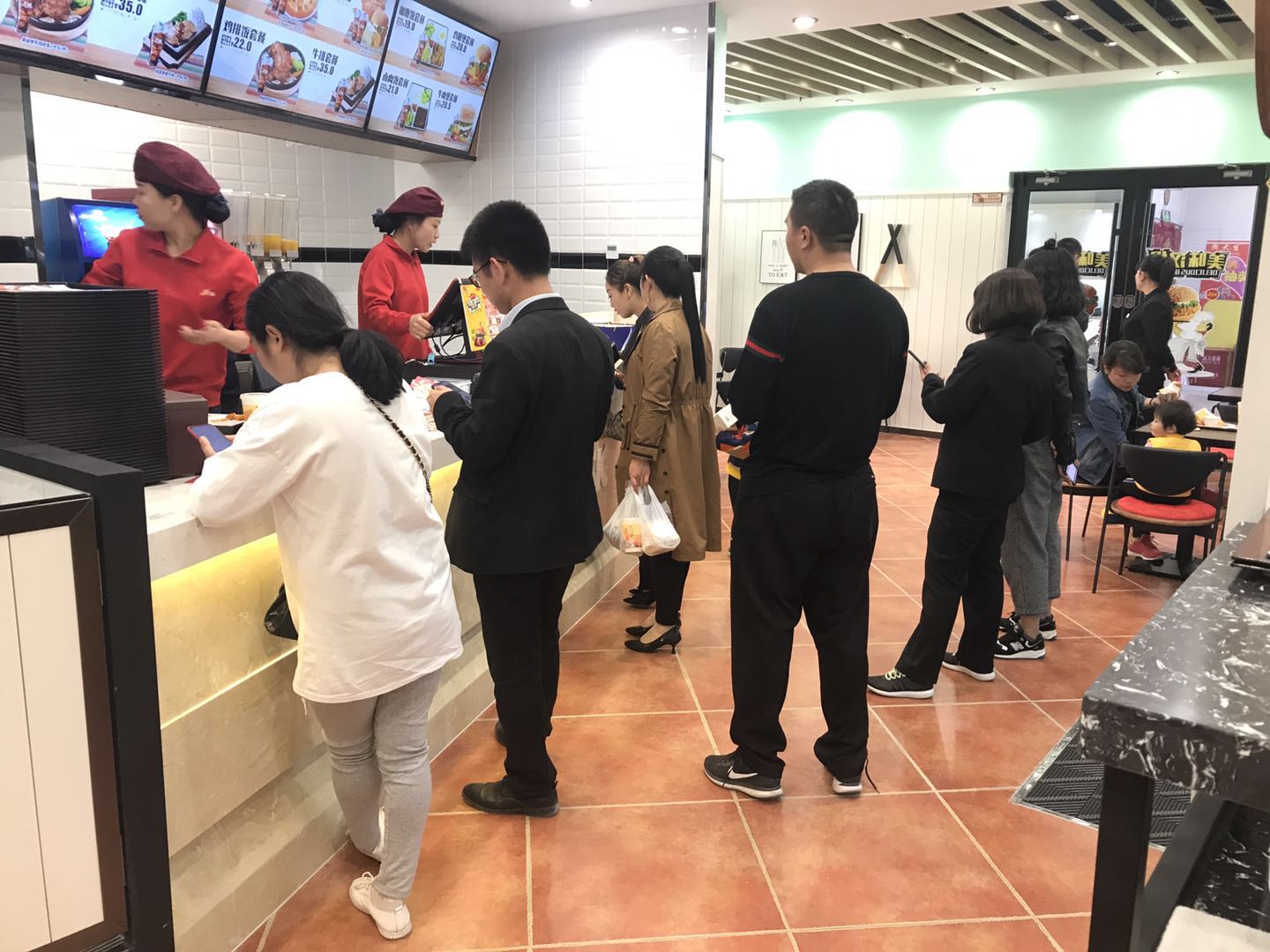 汉堡加盟：迈德思客延安吴起店盛大开业
