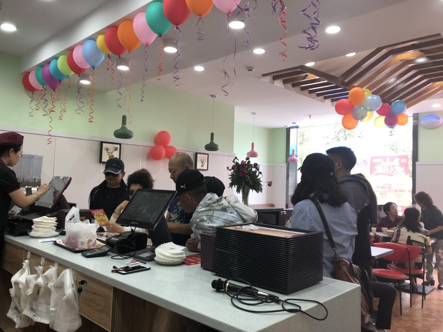 汉堡加盟：迈德思客西宁西海路店盛大开业